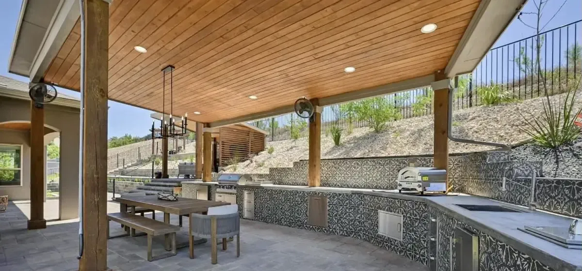 Crafting Austin Outdoor Kitchens: The Heart Of Backyard Gatherings