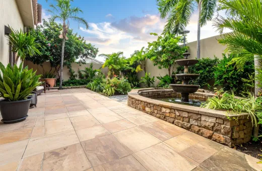 How to Blend Hardscaping and Softscaping for a Balanced Outdoor Design