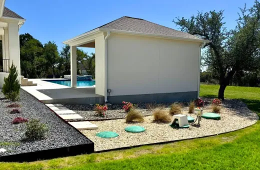 Designing Poolside Landscapes That Survive Texas Heat