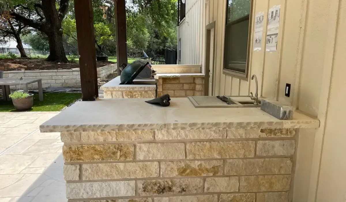 Why Spring is Ideal for Outdoor Kitchen Installation in Austin