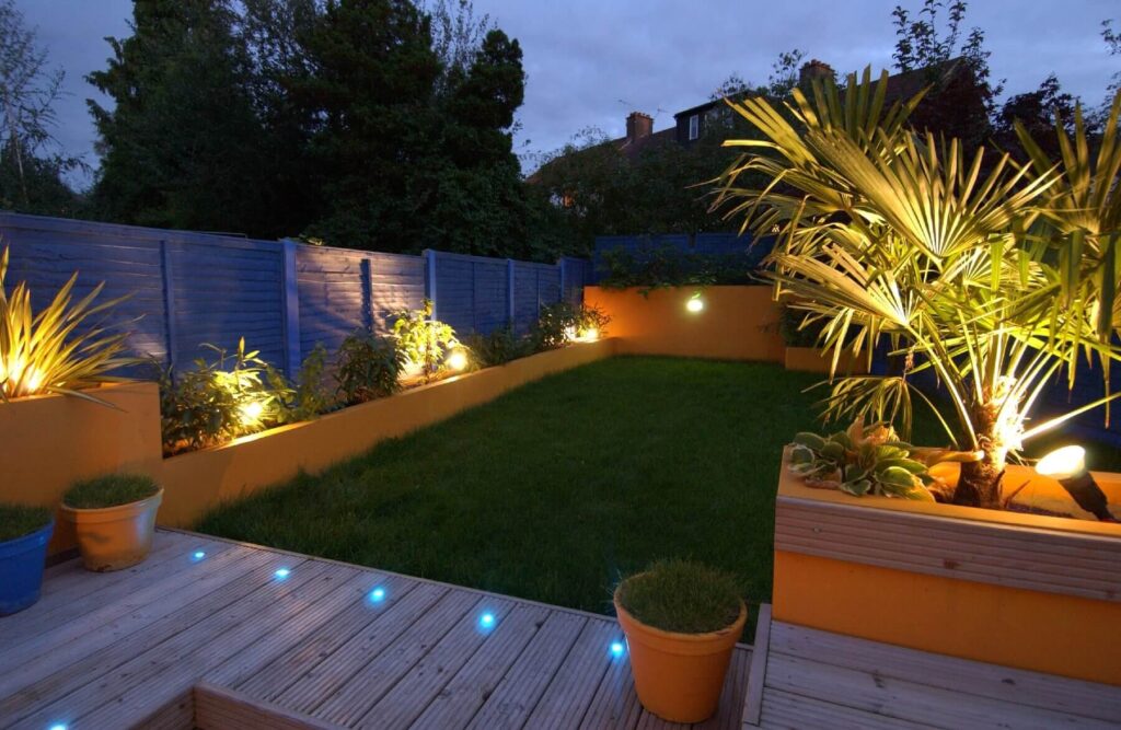austin-backyard-deck-outdoor-lights