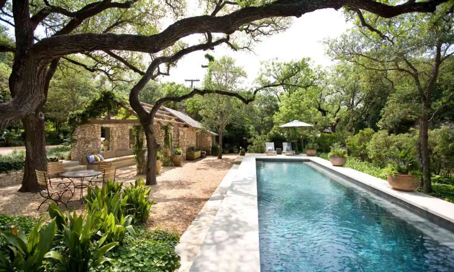 austin-custom-water-feature-pool-violet-crown-landscaping-and-design