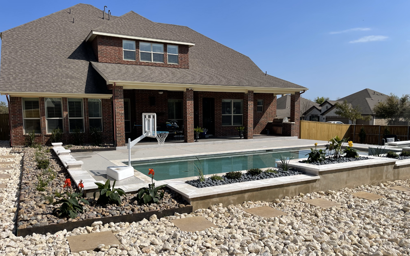 outdoor-pool-landscaping
