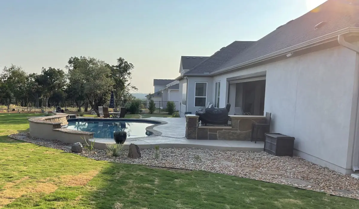 Outdoor pool and patio landscape design. Find top landscaping in Austin.